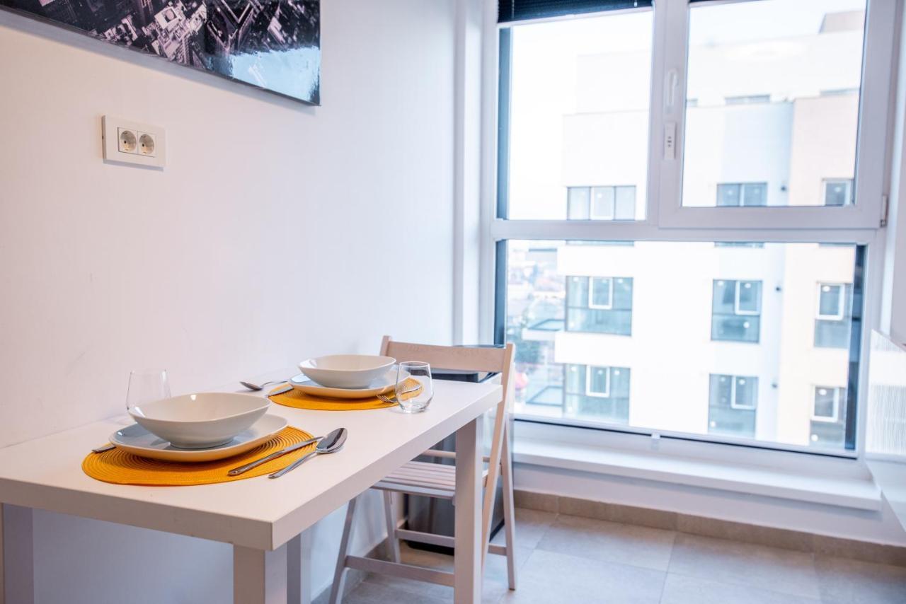 Luxury Westpark 2 Presidentialsuite With Lake View W4 บูคาเรสต์ ภายนอก รูปภาพ
